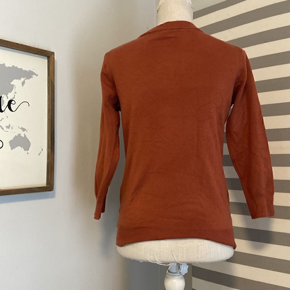 Modcloth Rust Orange 3/4 Sleeve Knit Button Shoulder Sweater Size Medium - Picture 6 of 10